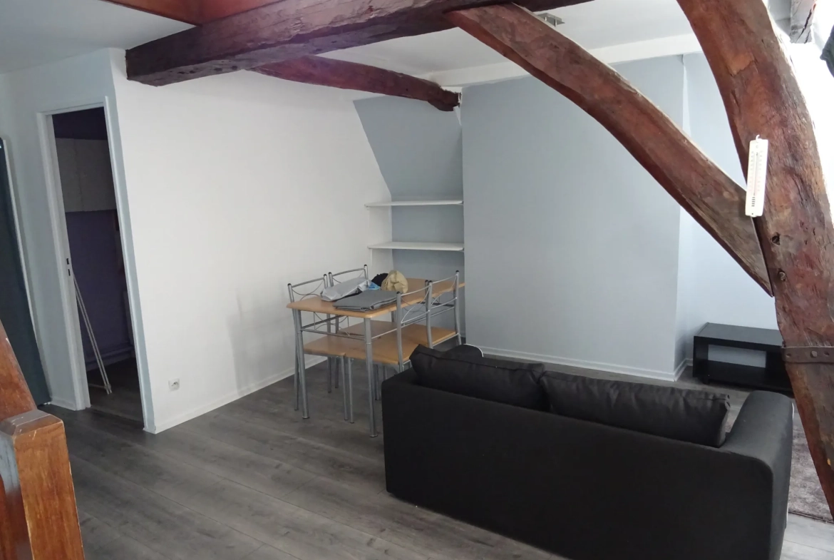 Appartement T2 lumineux de 50 m² à vendre à Arras, idéal pour achat résidentiel ou investissement 