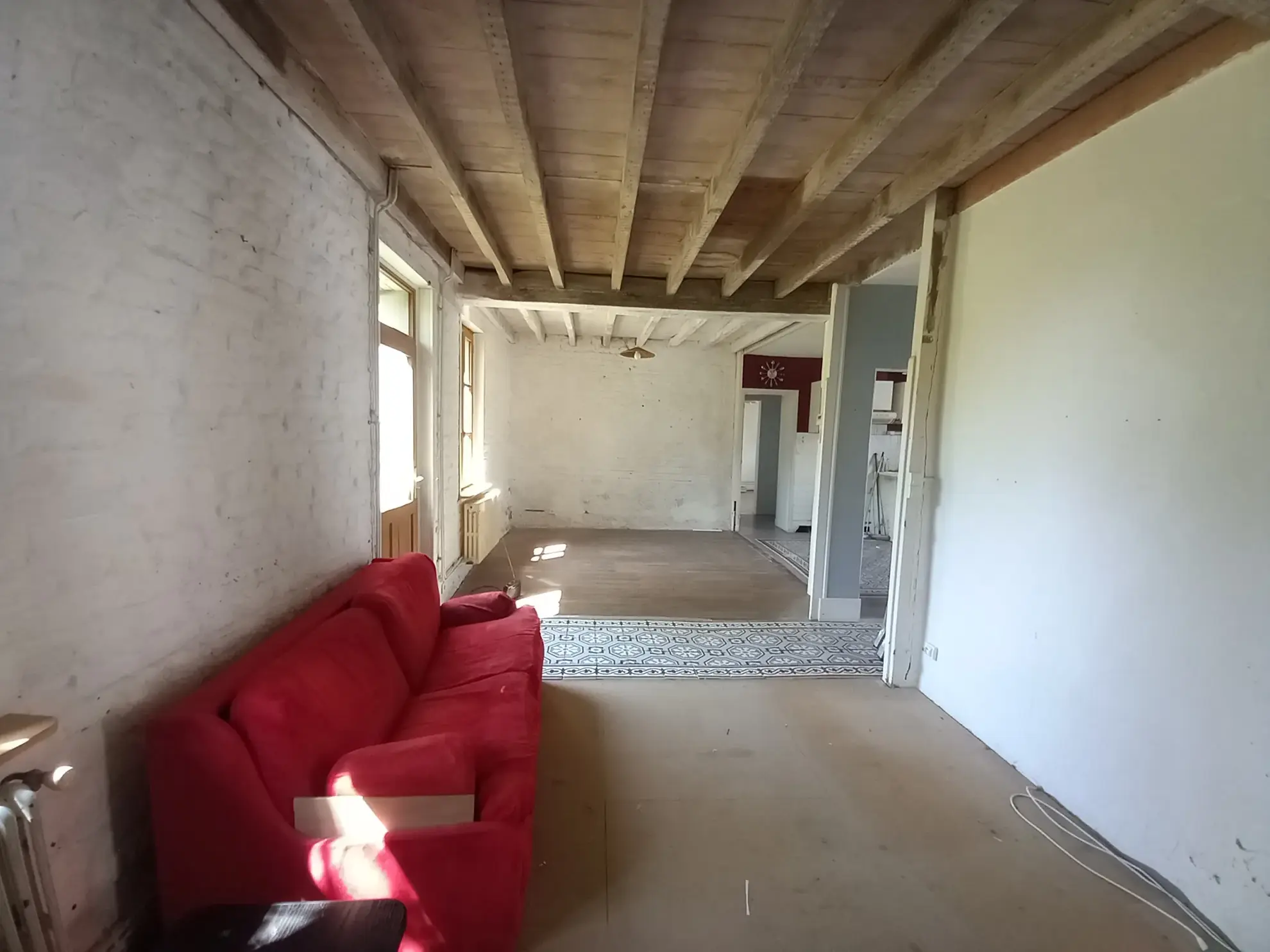 Charme maison de village avec potentiel de 2 chambres à La Chapelle aux Chasses 