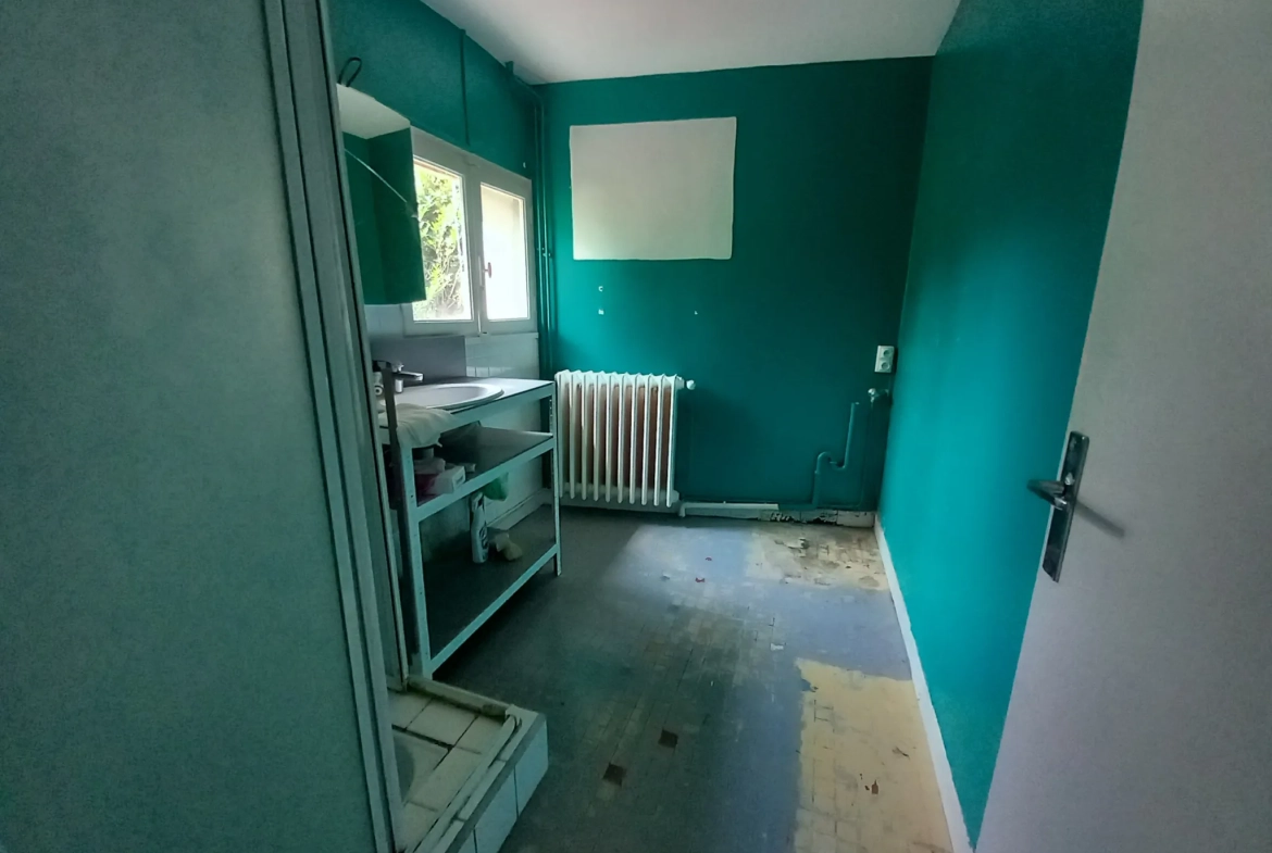 Charme maison de village avec potentiel de 2 chambres à La Chapelle aux Chasses 