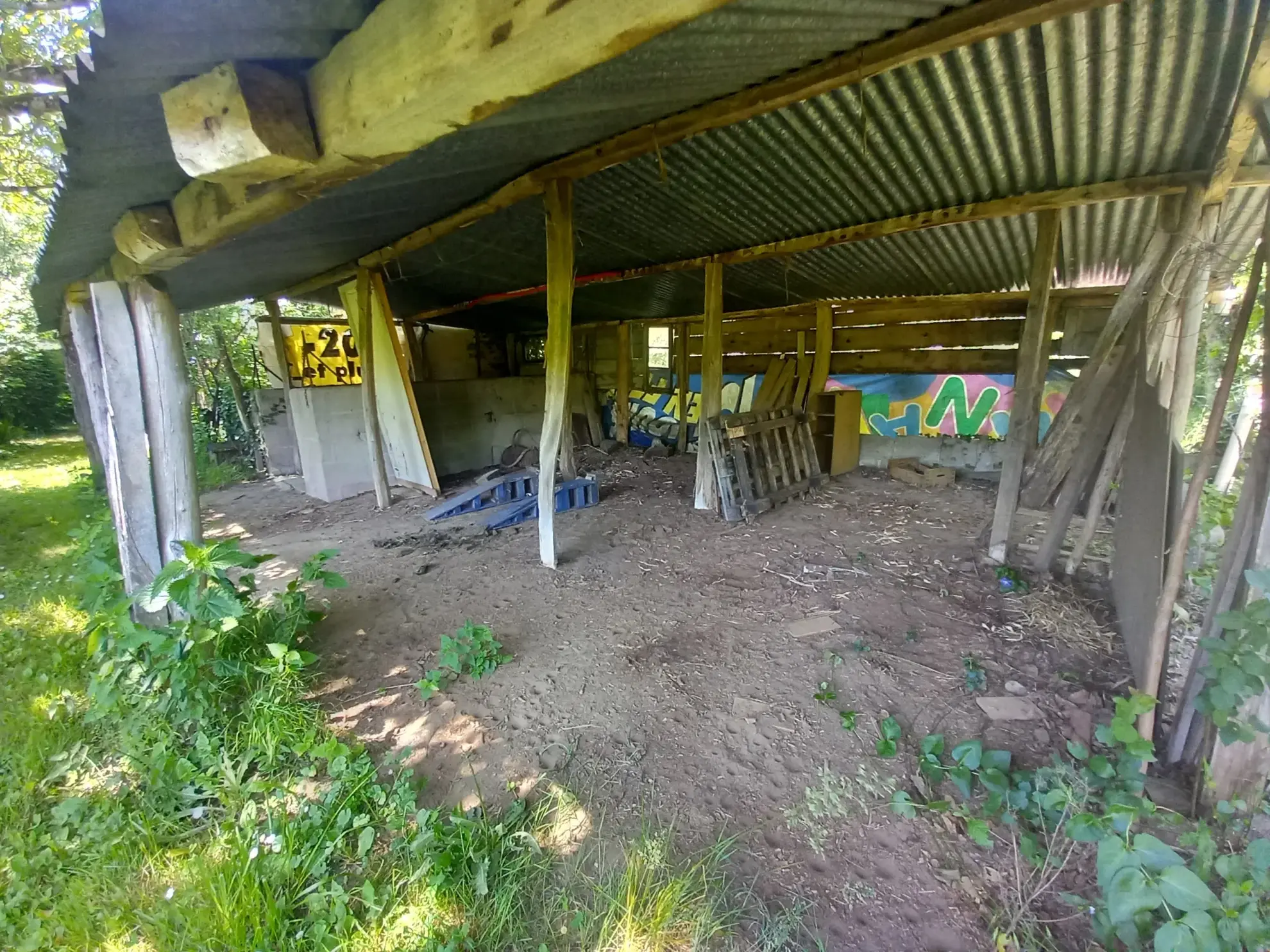 Charme maison de village avec potentiel de 2 chambres à La Chapelle aux Chasses 