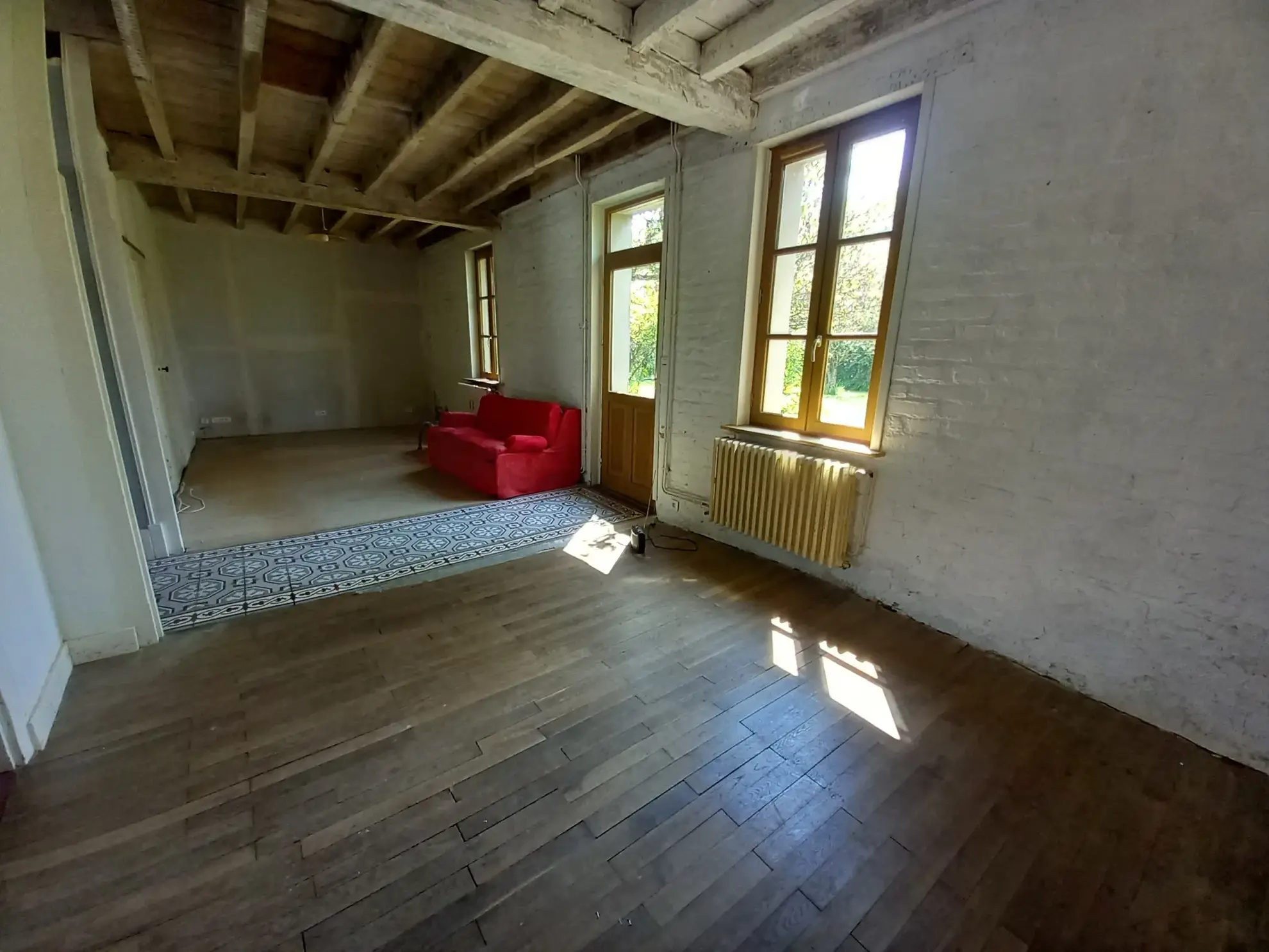 Charme maison de village avec potentiel de 2 chambres à La Chapelle aux Chasses 