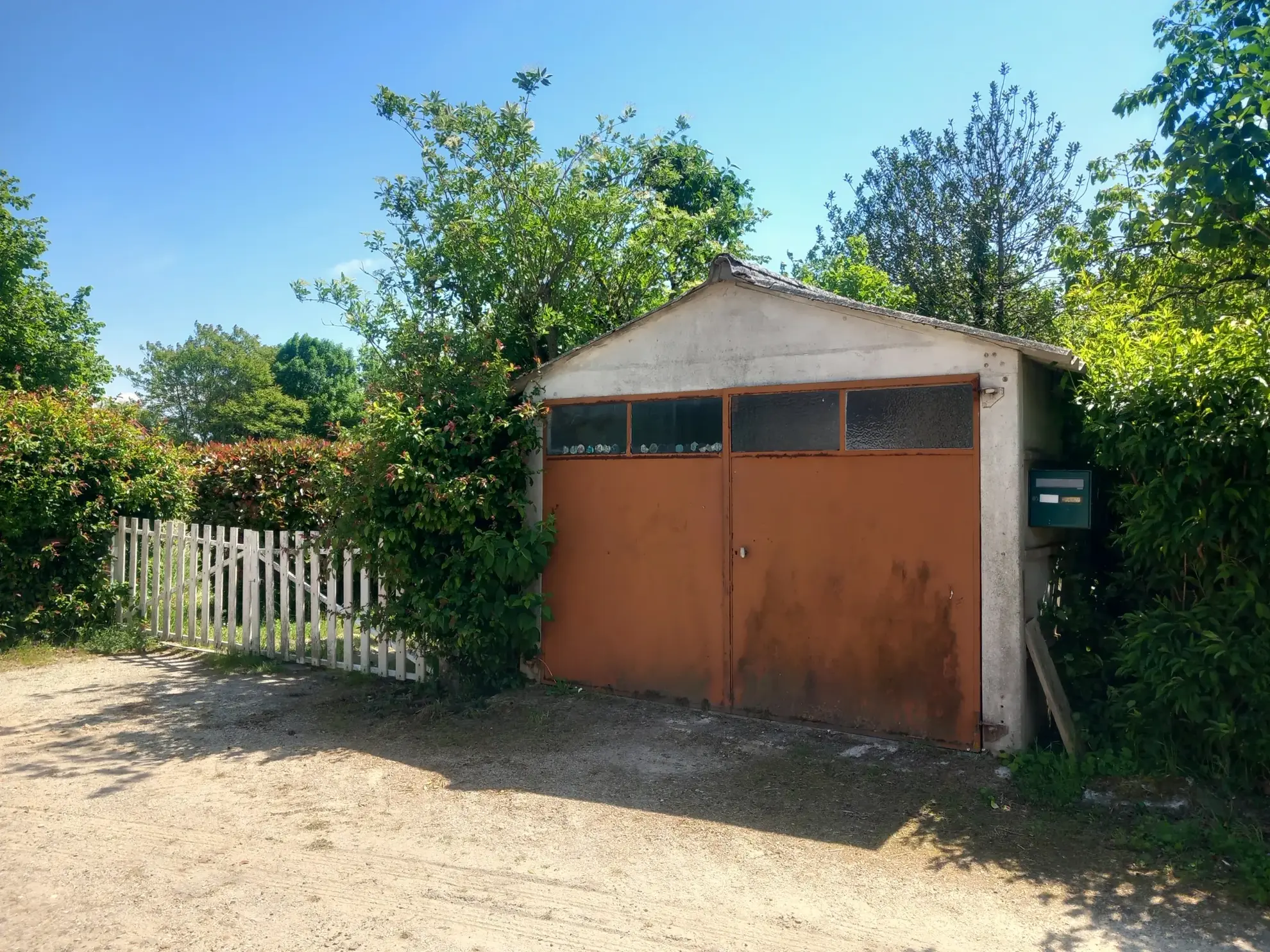 Charme maison de village avec potentiel de 2 chambres à La Chapelle aux Chasses 
