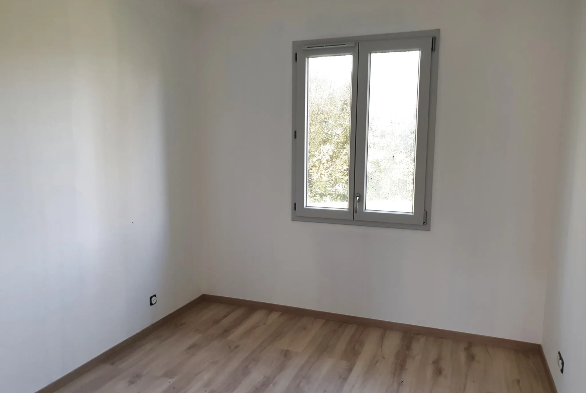 Maison neuve de 90 m² à Chaveyriat, 3 chambres, garage, terrain de 679 m² 