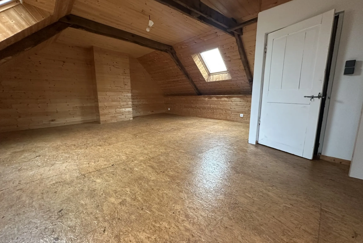 Maison lumineuse de 149 m² à La Chapelle-Neuve avec jardin et mezzanine 