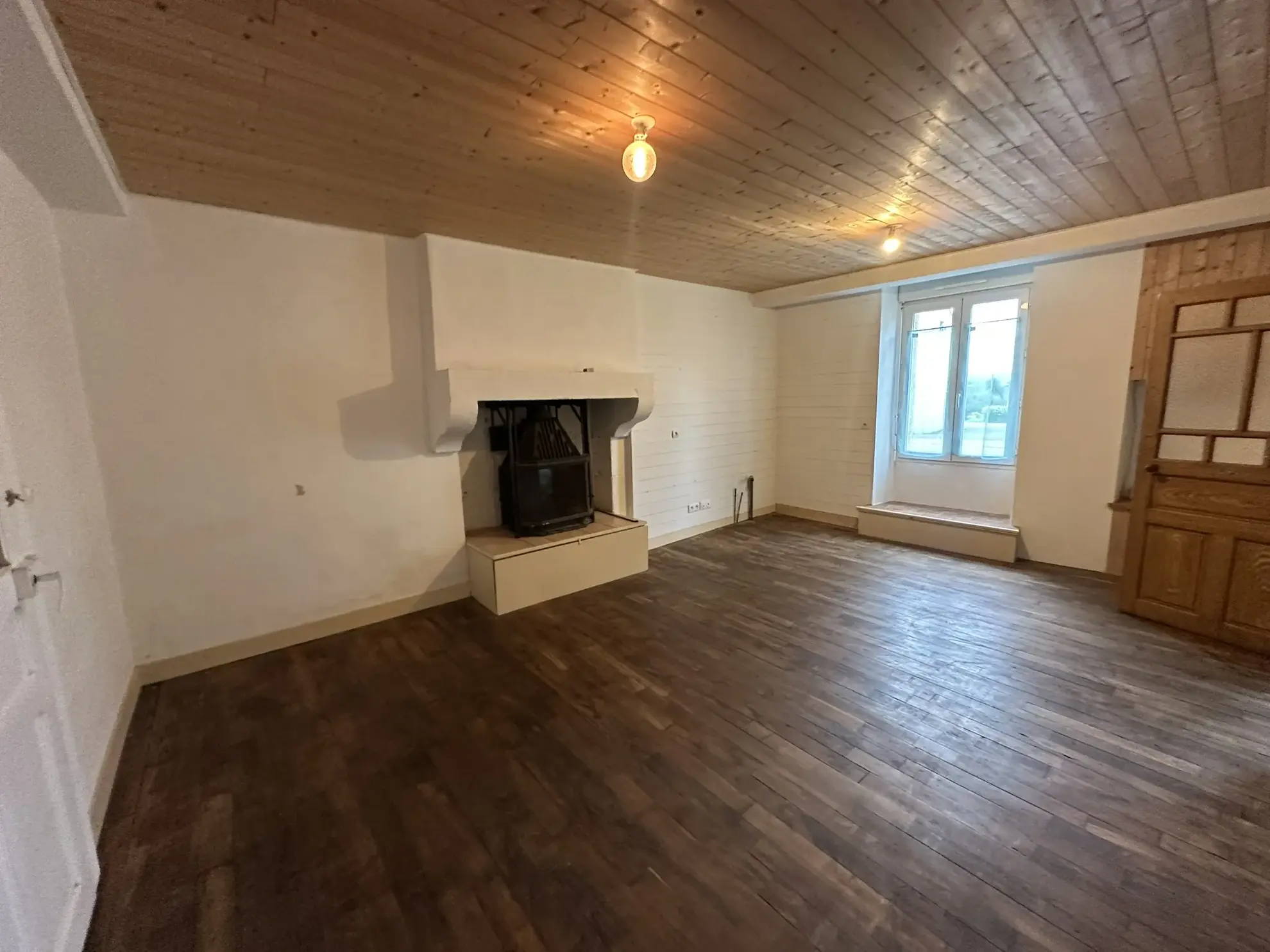 Maison lumineuse de 149 m² à La Chapelle-Neuve avec jardin et mezzanine 