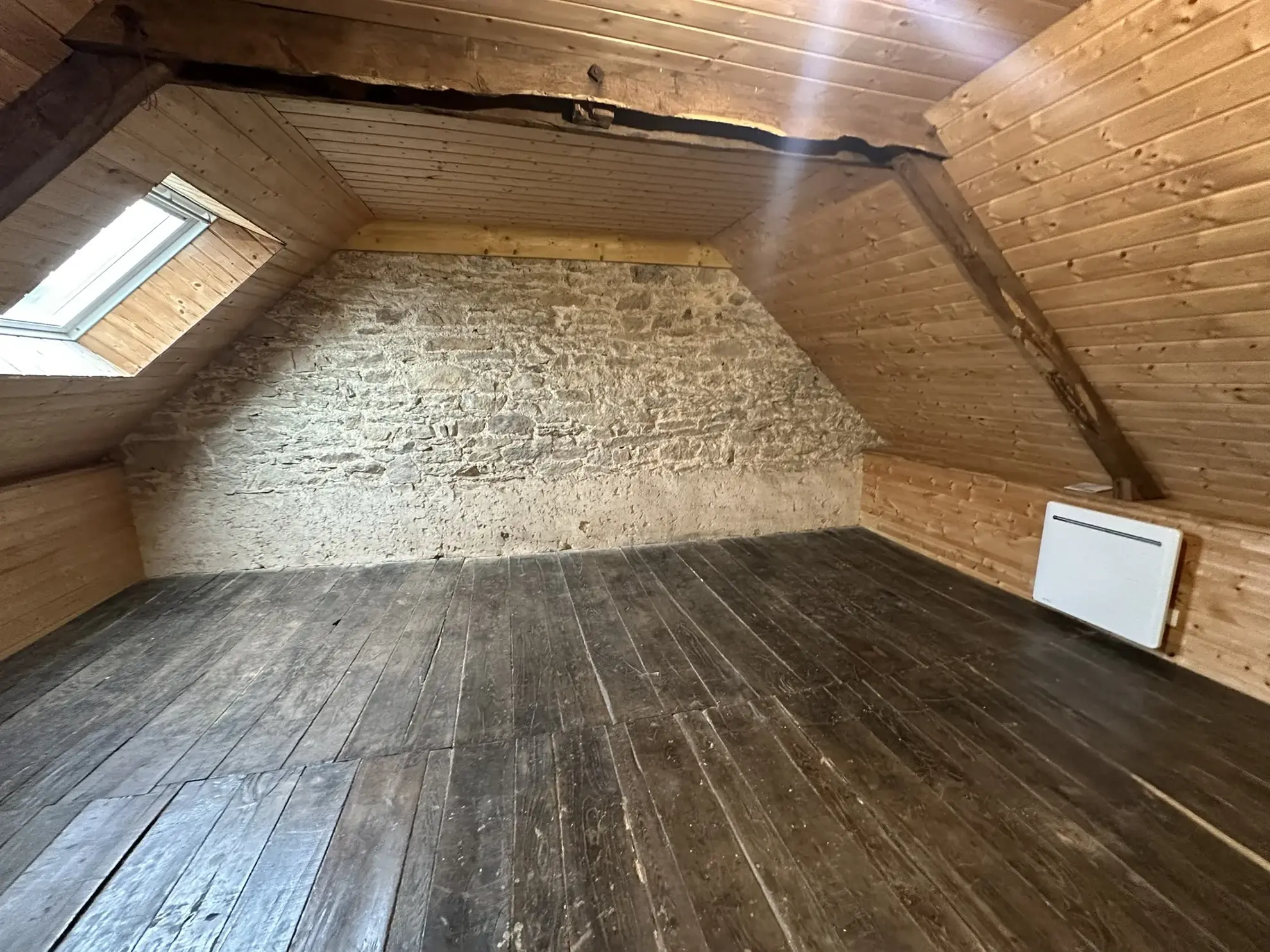 Maison lumineuse de 149 m² à La Chapelle-Neuve avec jardin et mezzanine 