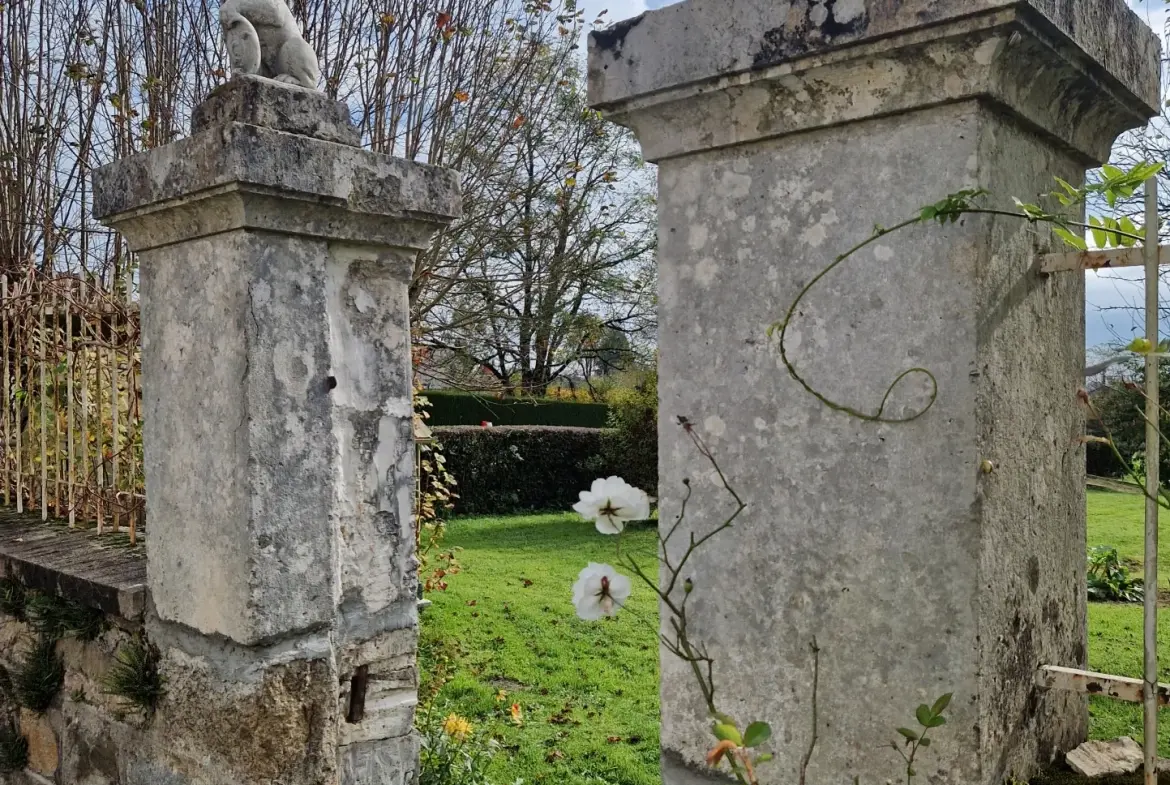 Maison en pierres avec extérieur cosy à Masseret, 4 chambres, jardin et accès facile 