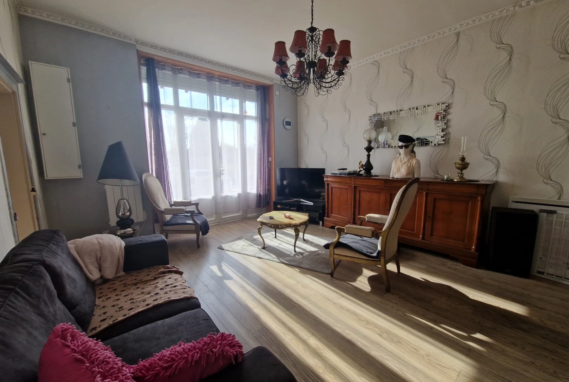 Maison en pierres avec extérieur cosy à Masseret, 4 chambres, jardin et accès facile 
