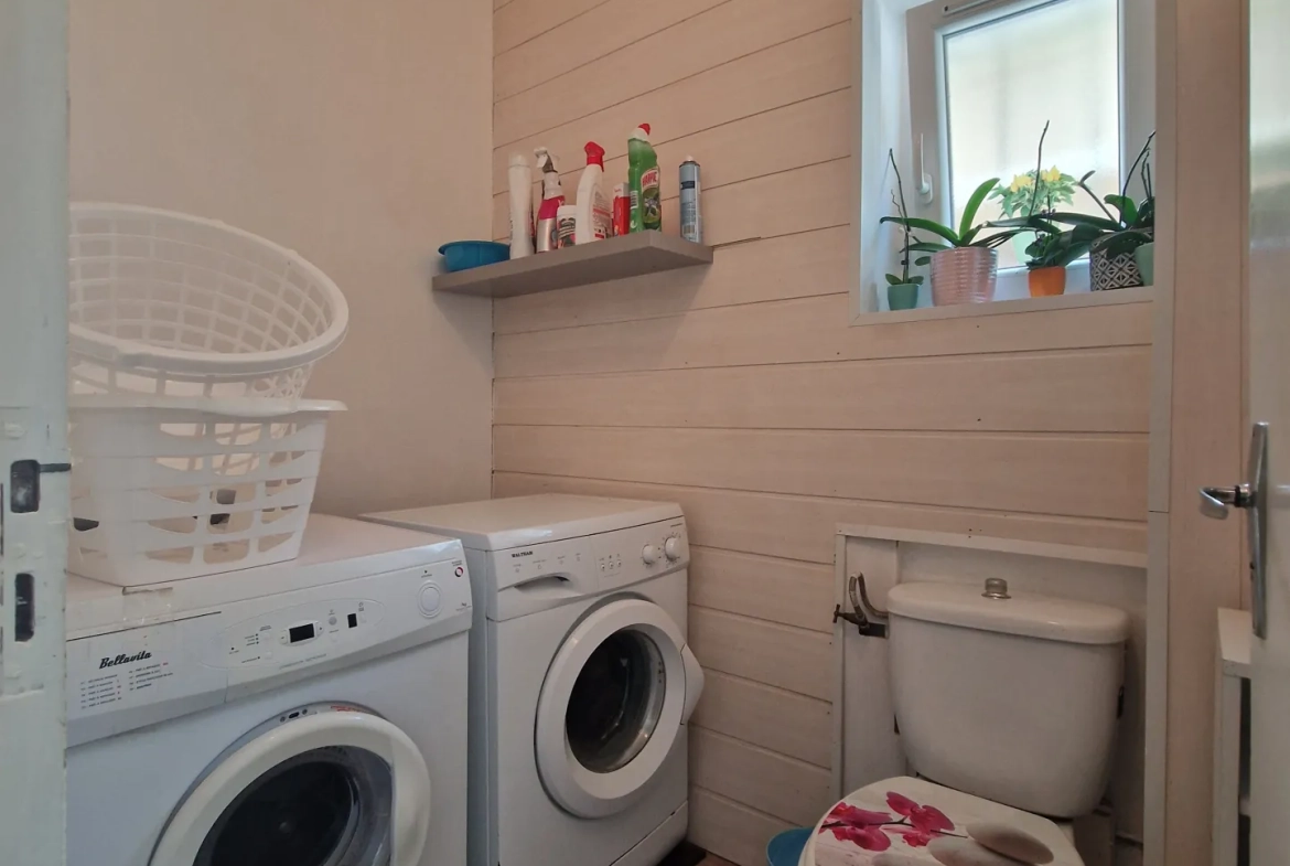 Maison en pierres avec extérieur cosy à Masseret, 4 chambres, jardin et accès facile 