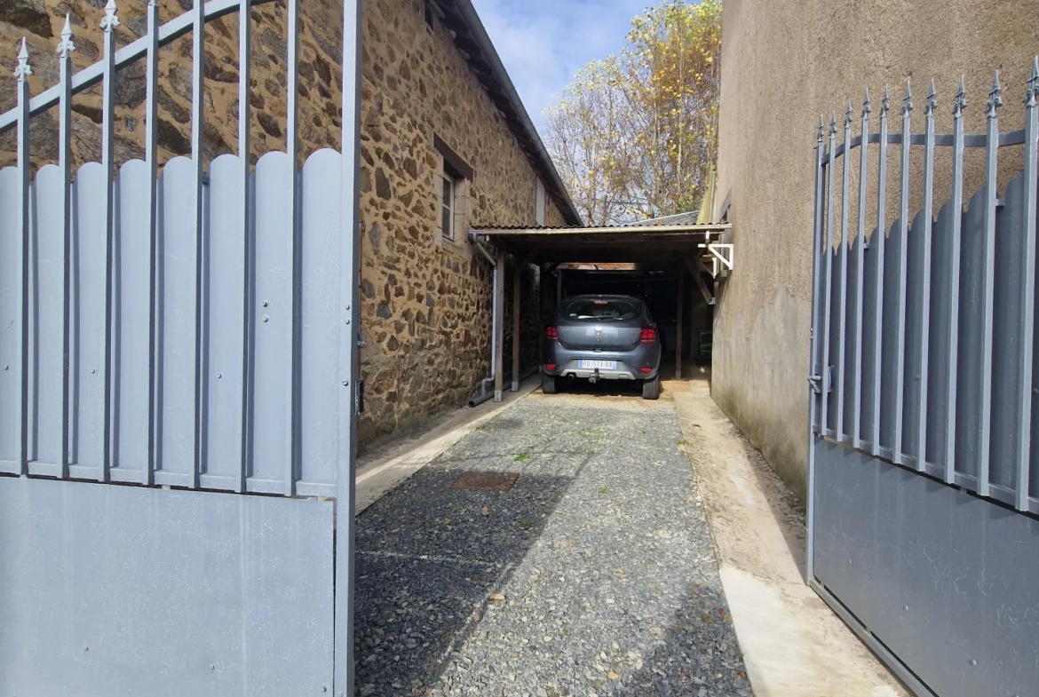 Maison en pierres avec extérieur cosy à Masseret, 4 chambres, jardin et accès facile 