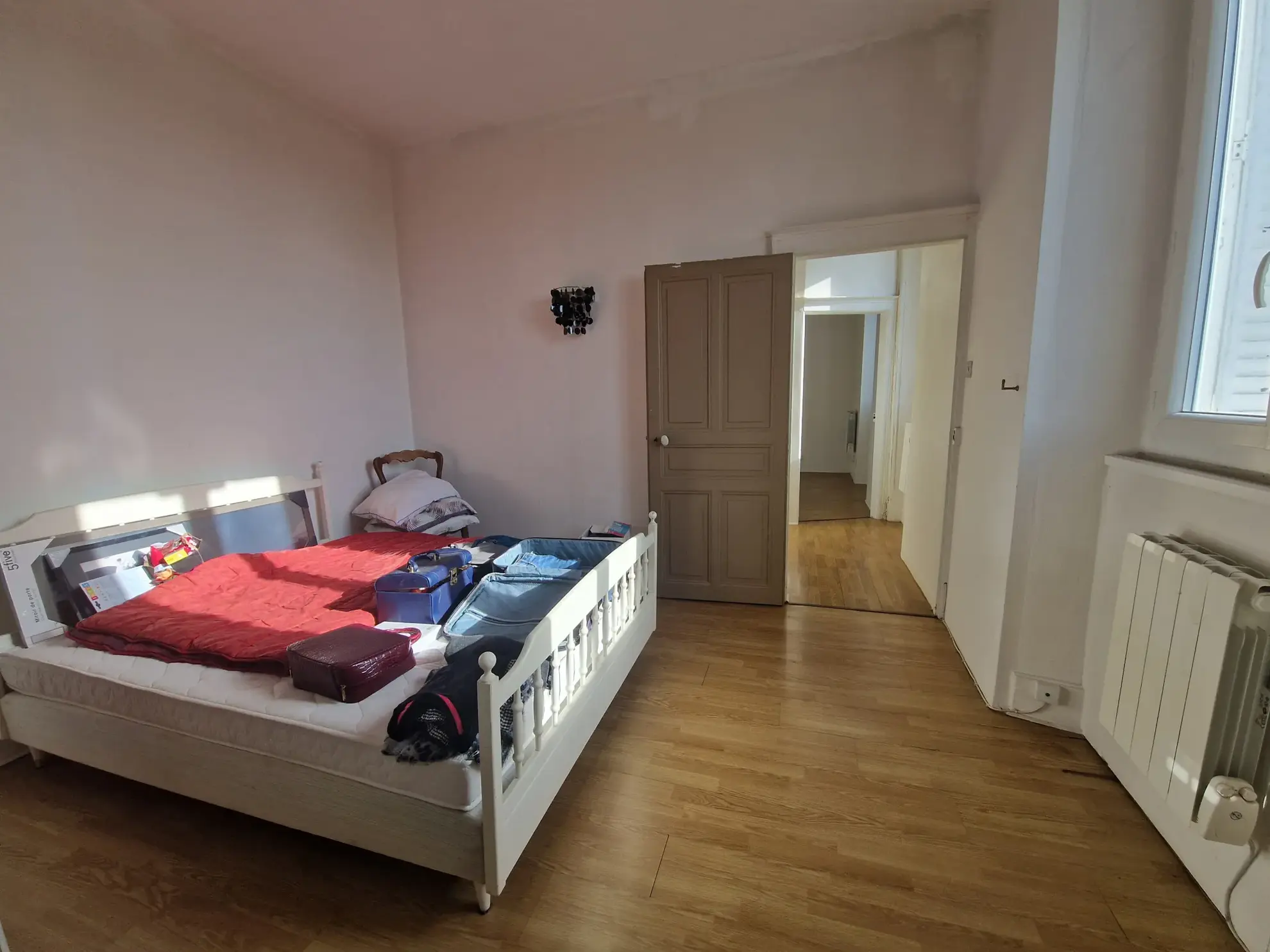 Maison en pierres avec extérieur cosy à Masseret, 4 chambres, jardin et accès facile 
