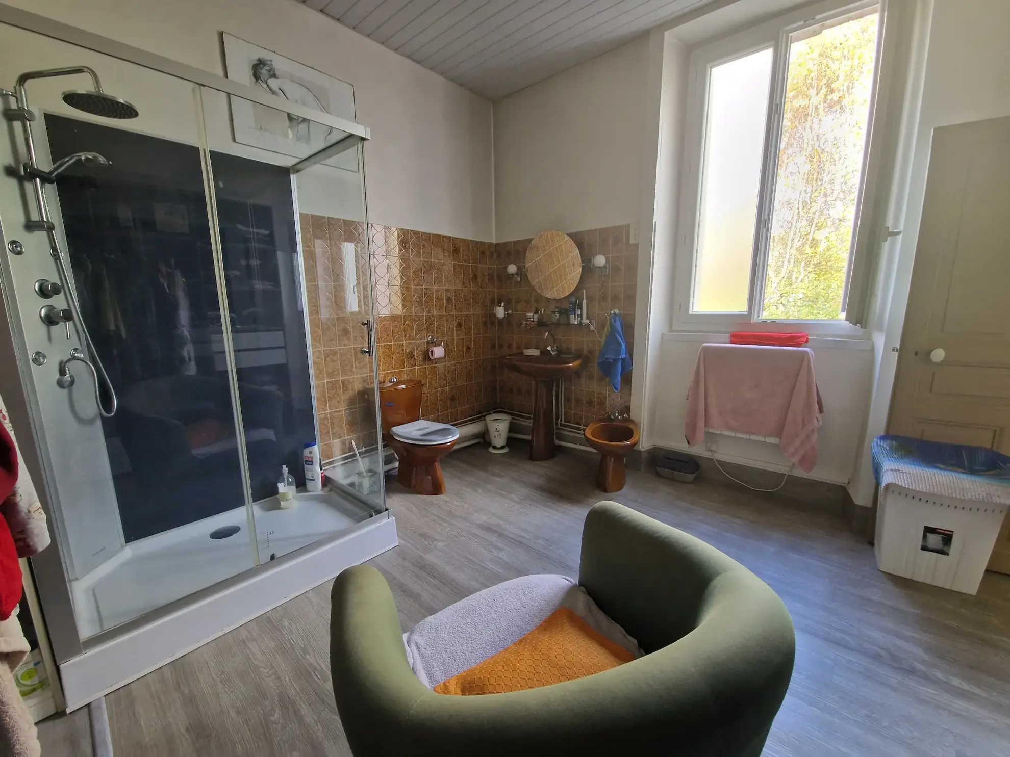 Maison en pierres avec extérieur cosy à Masseret, 4 chambres, jardin et accès facile 