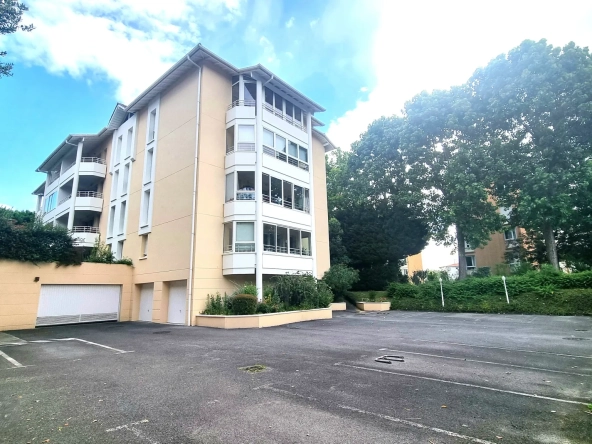 T2 à Bayonne avec terrasse, parking, cave et vue sur jardin - Idéal pour investissement ou résidence principale