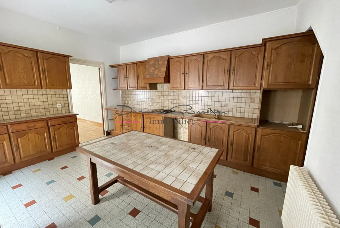 Maison de village à Cublize avec séjour, 2 chambres et sous-sol – Opportunité à ne pas manquer 