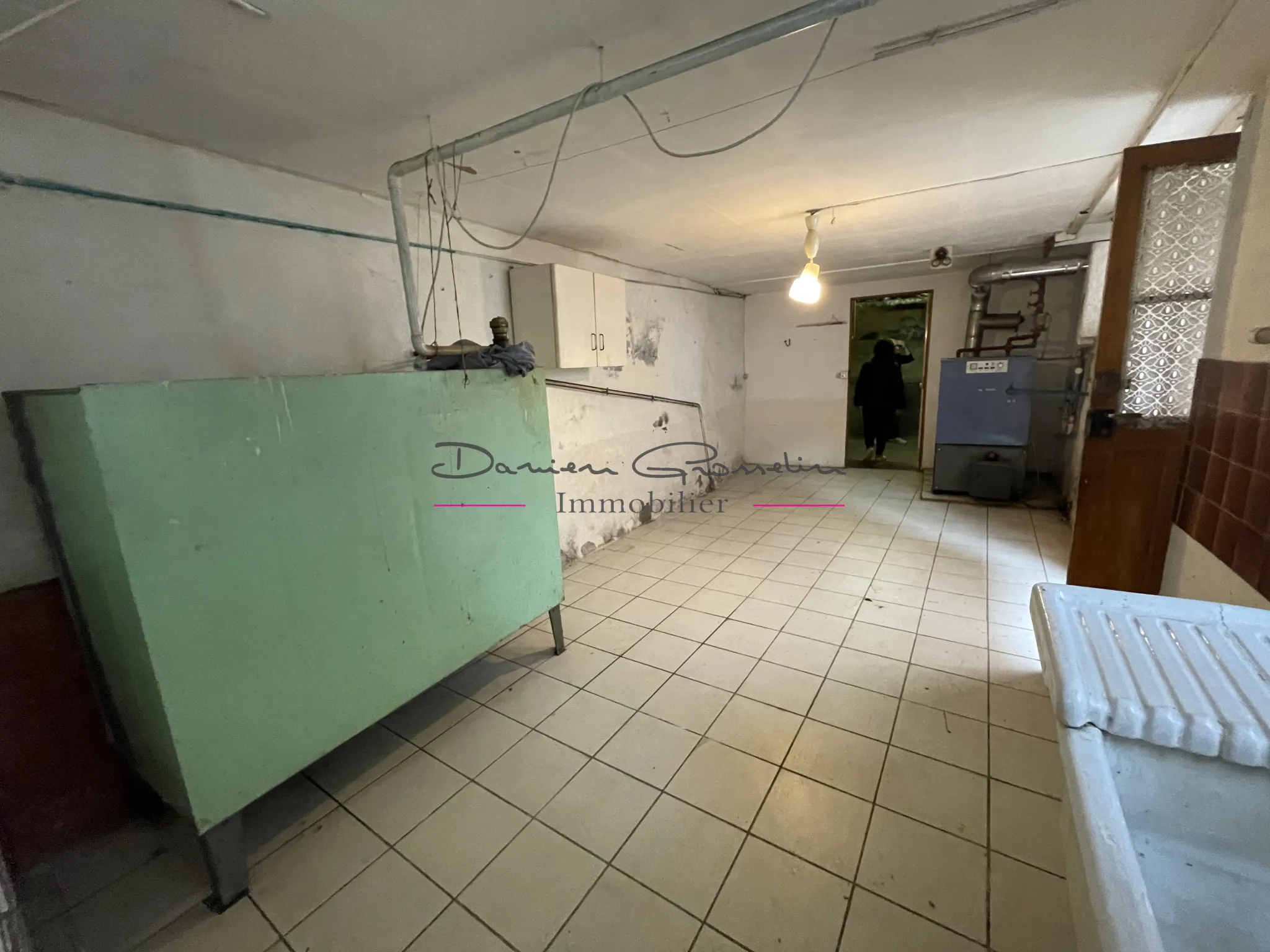 Maison de village à Cublize avec séjour, 2 chambres et sous-sol – Opportunité à ne pas manquer 