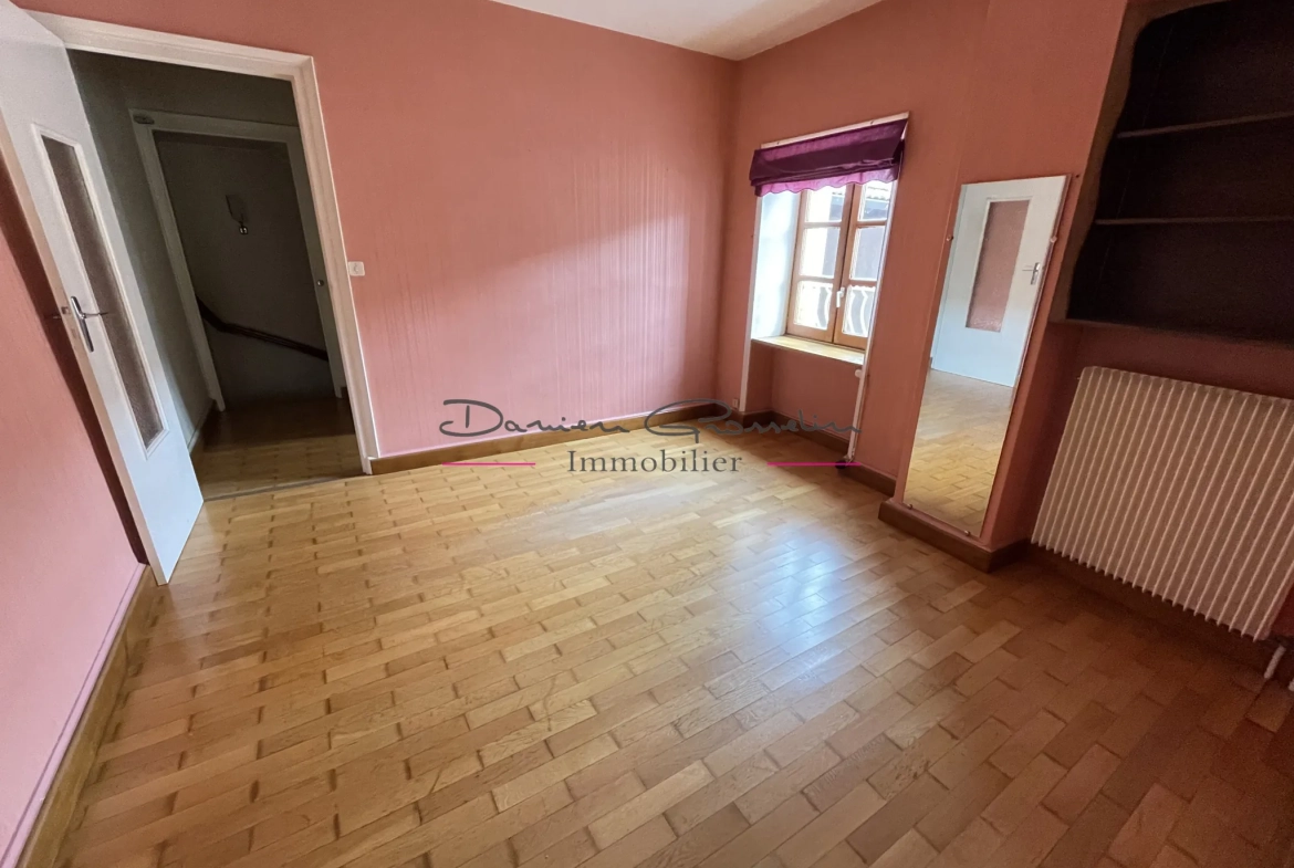 Maison de village à Cublize avec séjour, 2 chambres et sous-sol – Opportunité à ne pas manquer 