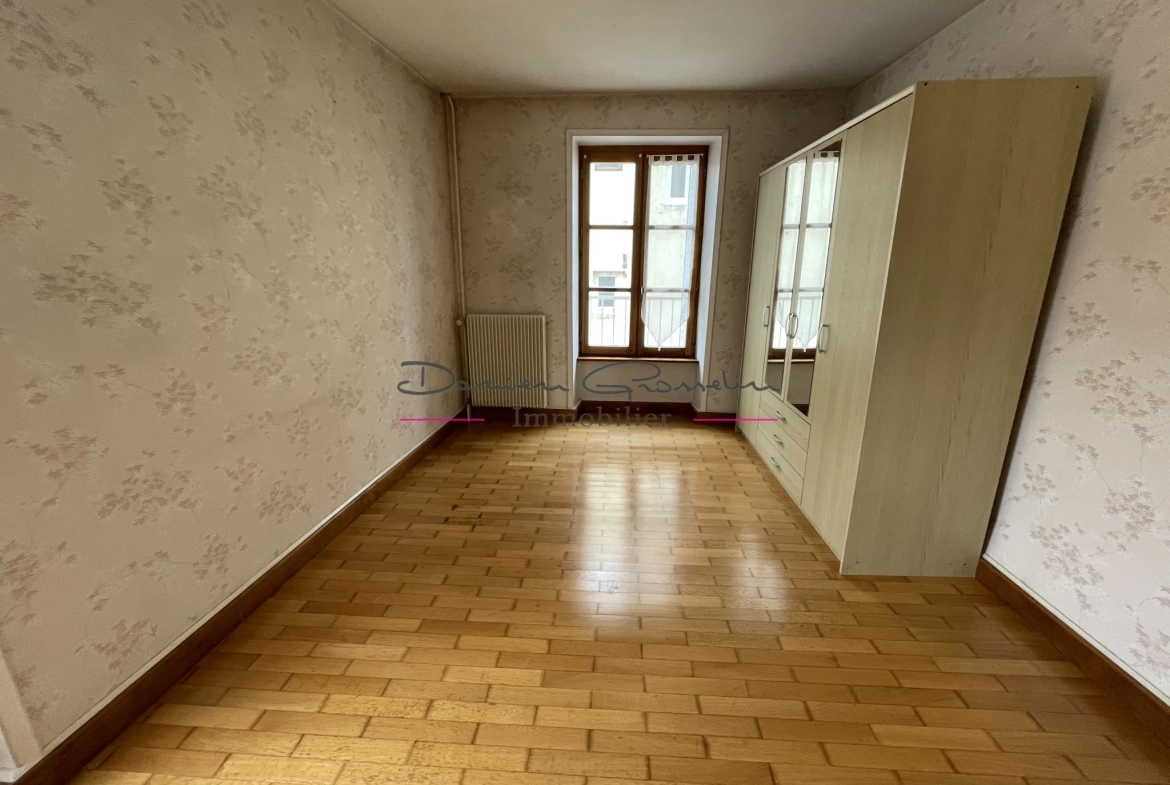 Maison de village à Cublize avec séjour, 2 chambres et sous-sol – Opportunité à ne pas manquer 
