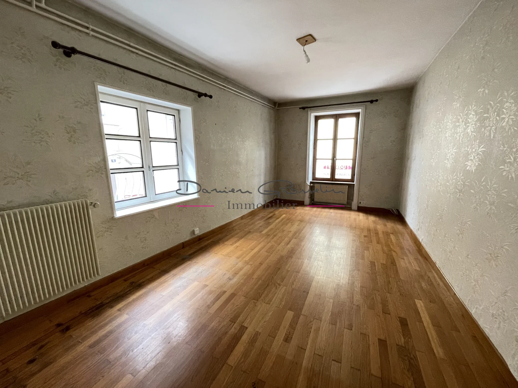 Maison de village à Cublize avec séjour, 2 chambres et sous-sol – Opportunité à ne pas manquer 