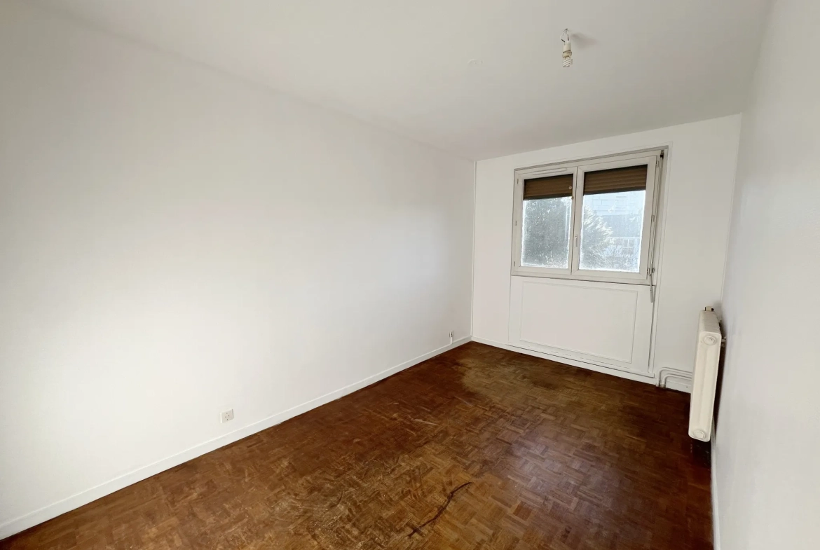 Maison à vendre à Pontault-Combault proche RER E avec 4 chambres et jardin 