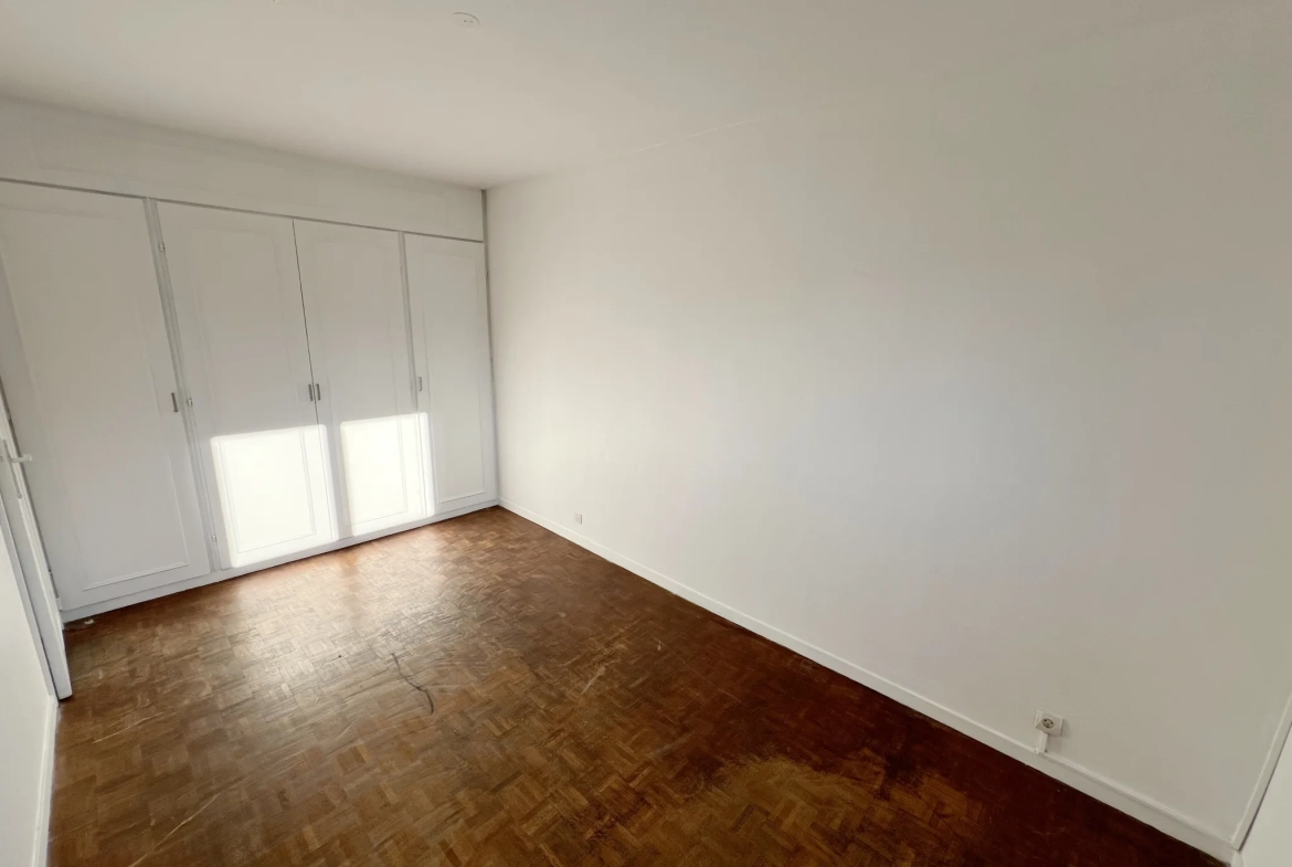 Maison à vendre à Pontault-Combault proche RER E avec 4 chambres et jardin 