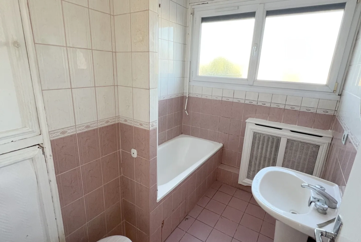 Maison à vendre à Pontault-Combault proche RER E avec 4 chambres et jardin 