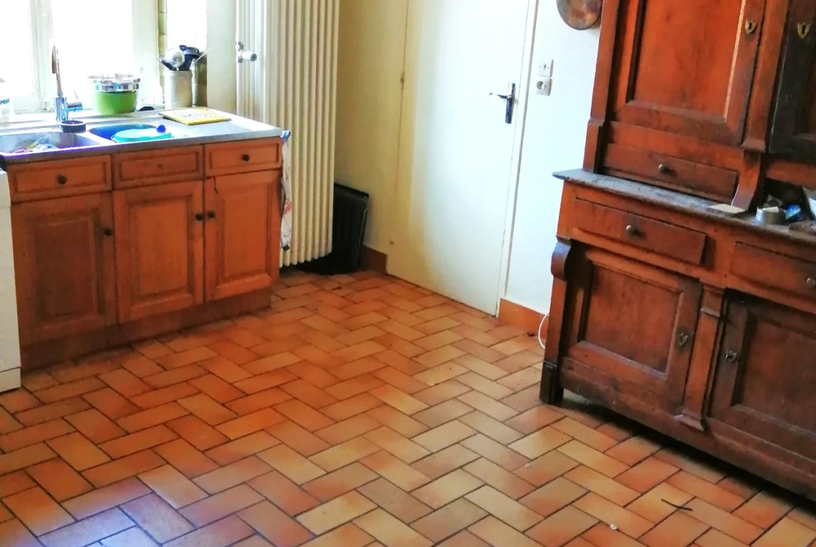 Grande maison familiale à Baume-les-Dames avec terrain de 3276 m² 