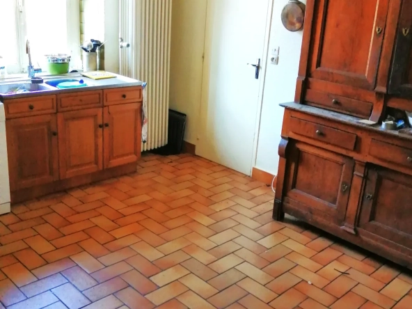 Grande maison familiale à Baume-les-Dames avec terrain de 3276 m² 