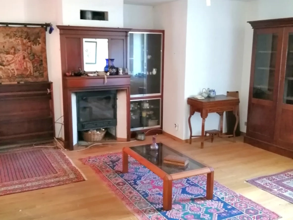 Grande maison familiale à Baume-les-Dames avec terrain de 3276 m² 