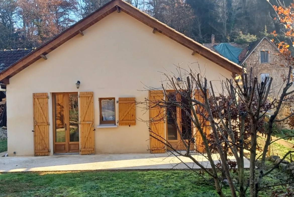 Maison à Grolejac de 65 m² avec terrain et hangar, proche commodités 