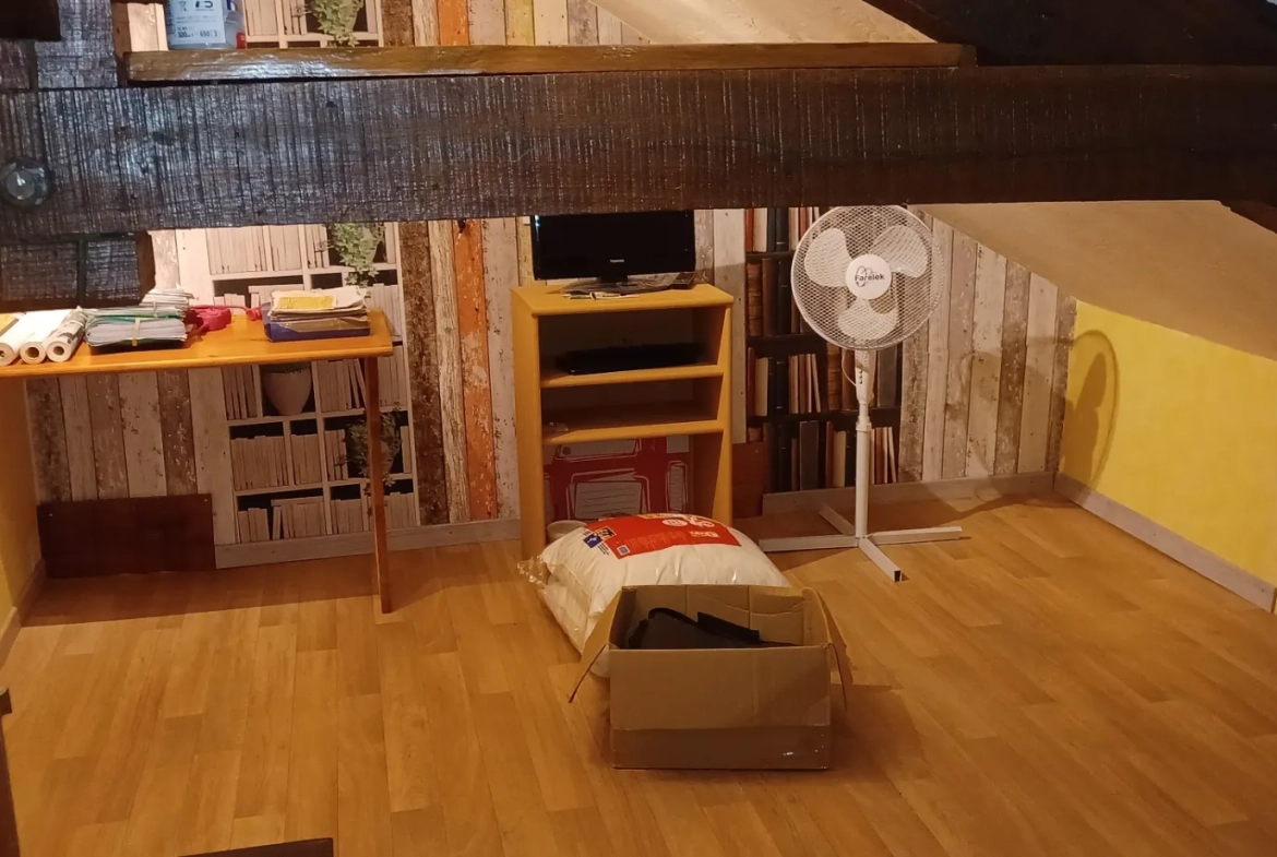 Maison à Grolejac de 65 m² avec terrain et hangar, proche commodités 