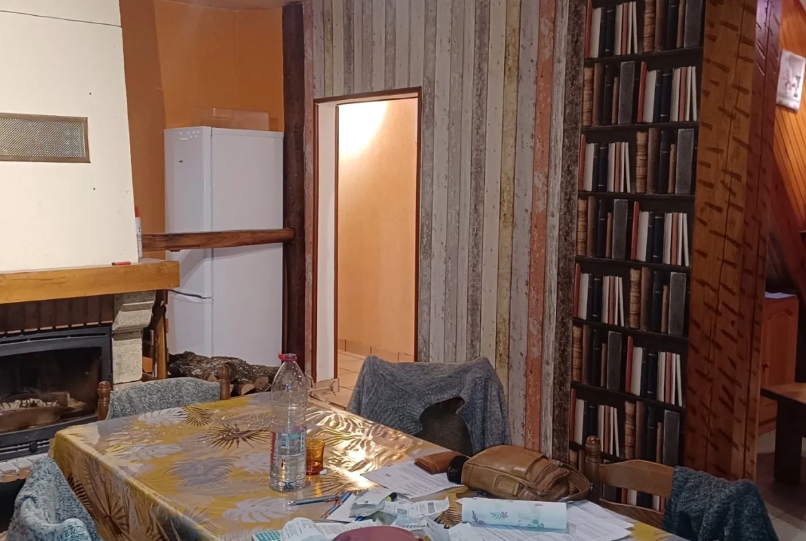 Maison à Grolejac de 65 m² avec terrain et hangar, proche commodités 