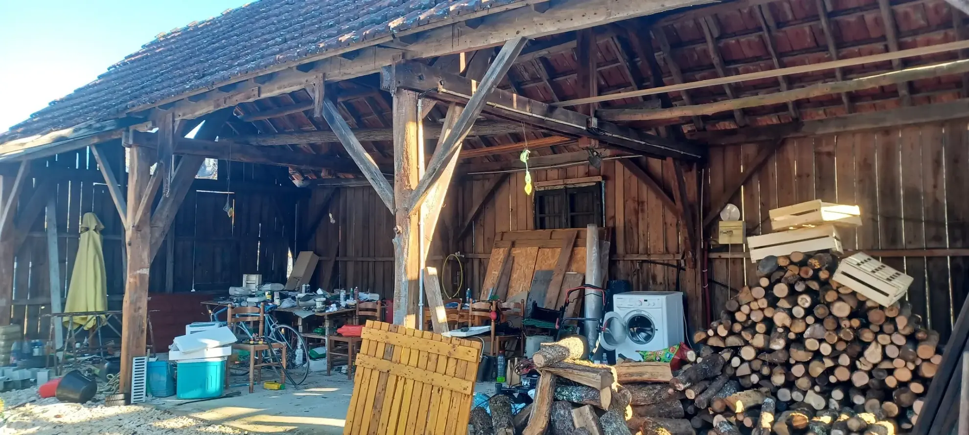 Maison à Grolejac de 65 m² avec terrain et hangar, proche commodités 