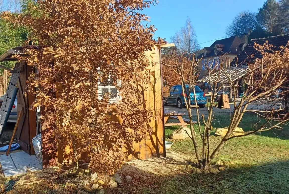 Maison à Grolejac de 65 m² avec terrain et hangar, proche commodités 