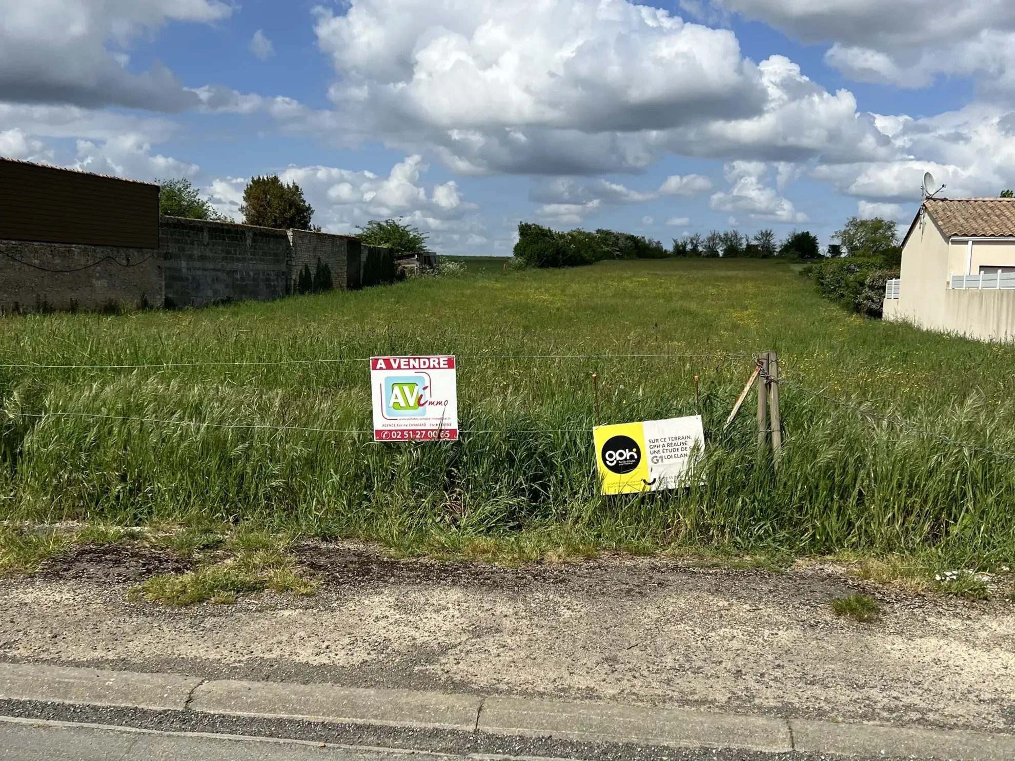 Superbe terrain constructible à Saint Aubin La Plaine, proche Sainte Hermine 