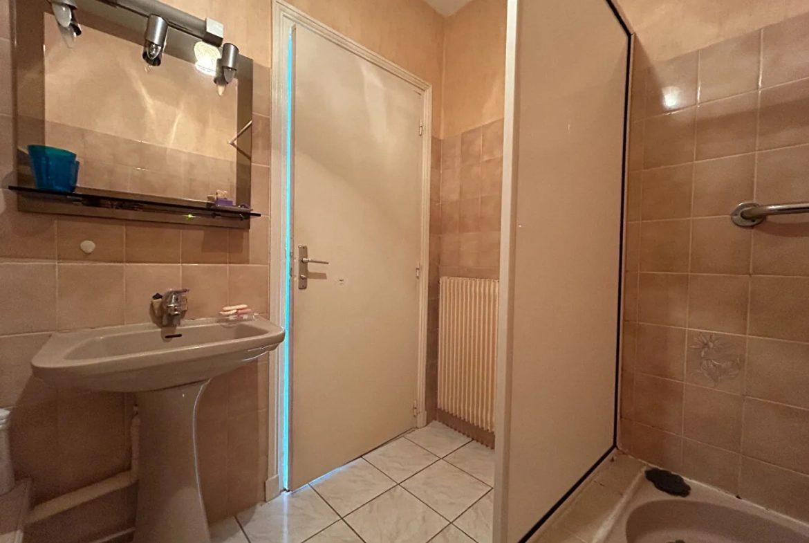Appartement T3 avec terrasse et garage à vendre à Clermont-Ferrand centre-ville 