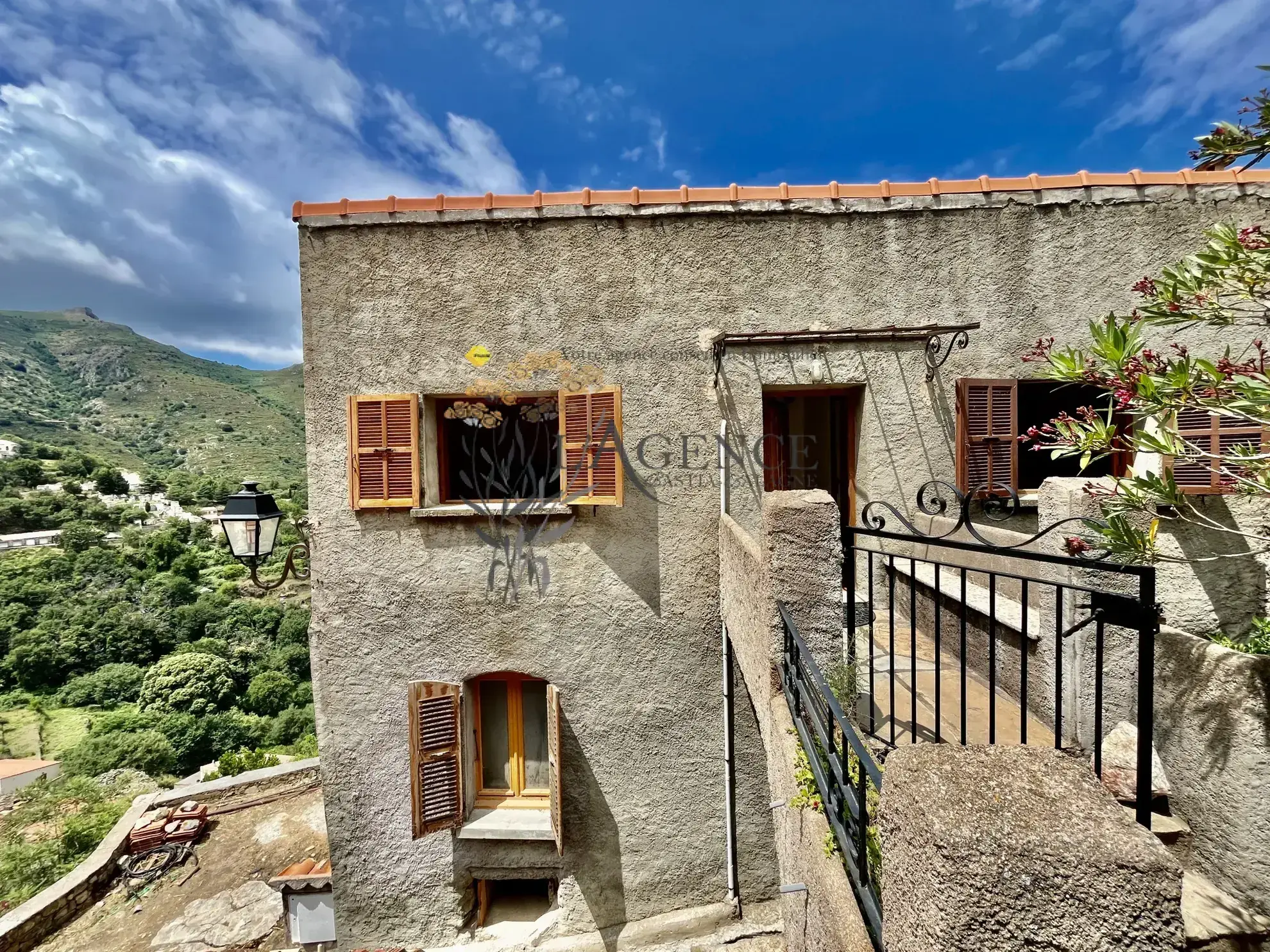 Maison de village historique à Speloncato avec vue mer et montagne 