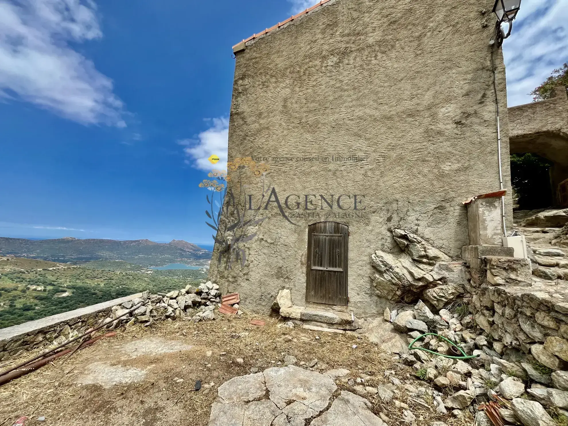 Maison de village historique à Speloncato avec vue mer et montagne 