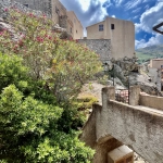 Maison de village historique à Speloncato avec vue mer et montagne
