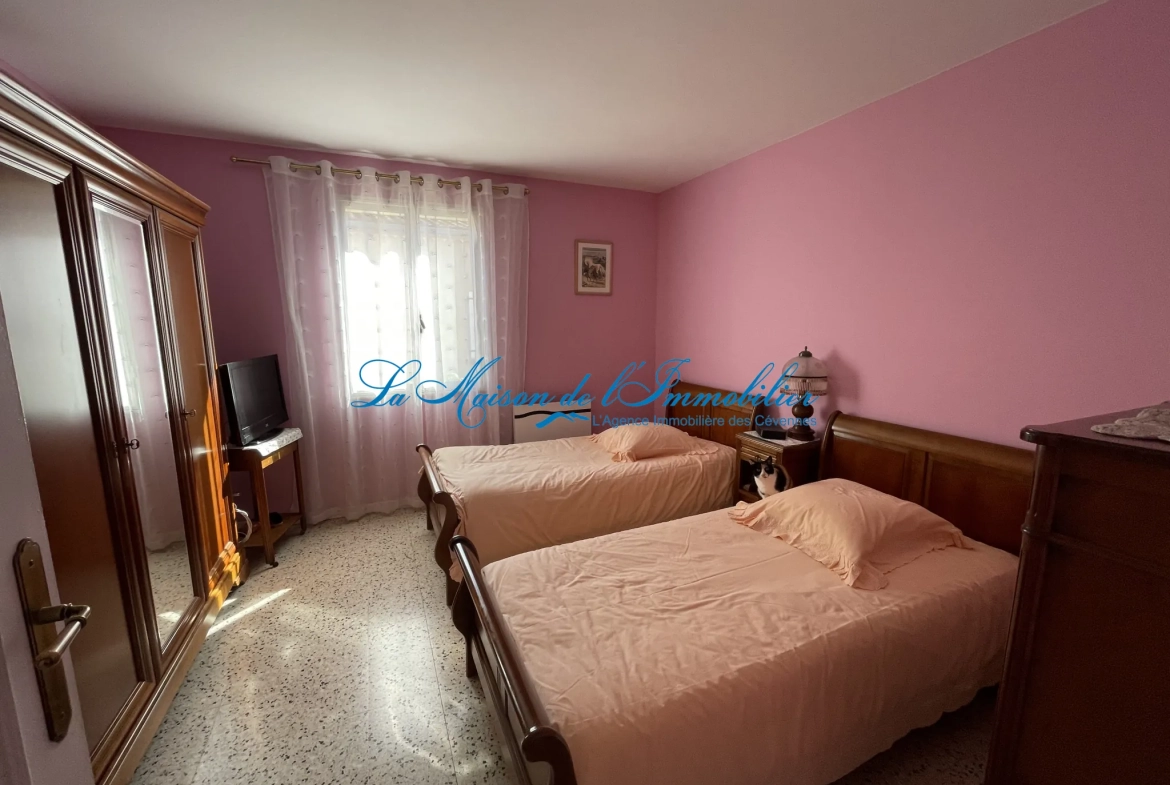 Maison plain-pied à Saint Christol les Ales - 4 pièces sur 597 m² 