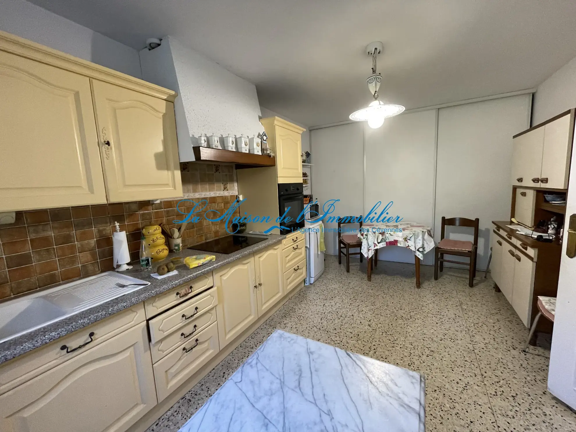 Maison plain-pied à Saint Christol les Ales - 4 pièces sur 597 m² 
