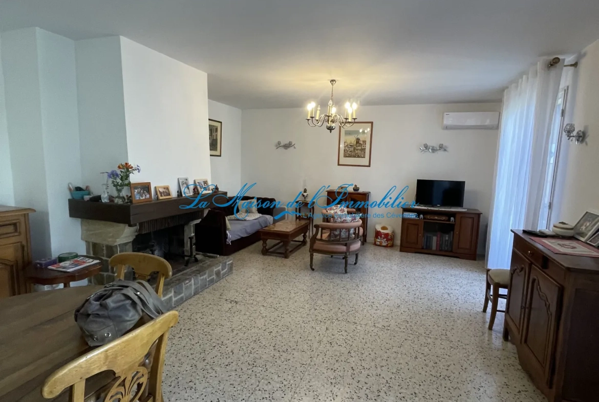 Maison plain-pied à Saint Christol les Ales - 4 pièces sur 597 m² 