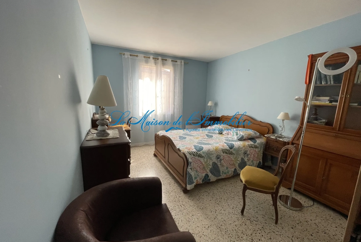 Maison plain-pied à Saint Christol les Ales - 4 pièces sur 597 m² 