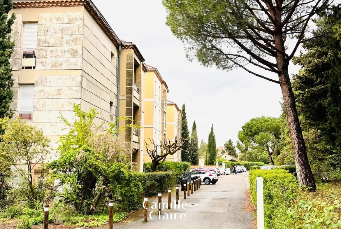 Studio à vendre avec vue dégagée dans le centre-ville d'Aix-en-Provence 