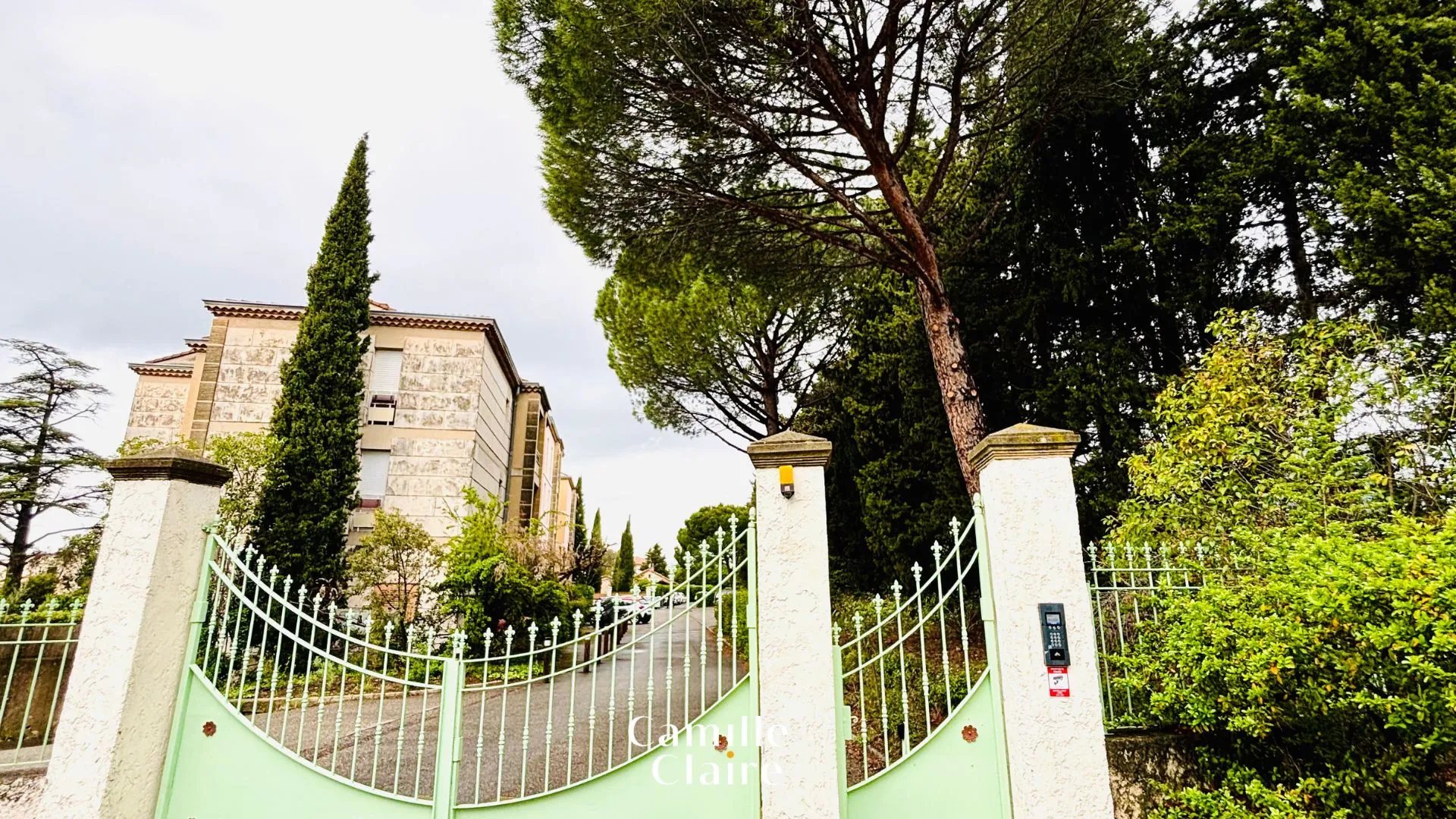 Studio à vendre avec vue dégagée dans le centre-ville d'Aix-en-Provence 