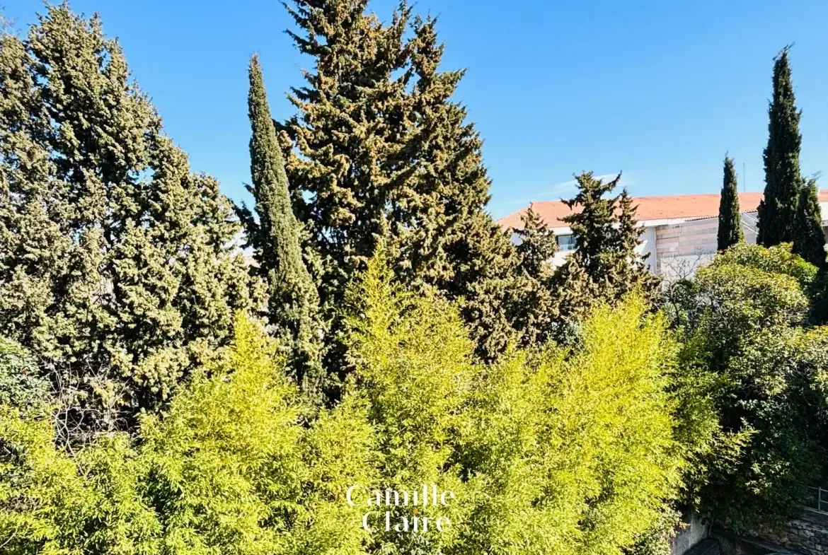 Studio à vendre avec vue dégagée dans le centre-ville d'Aix-en-Provence 