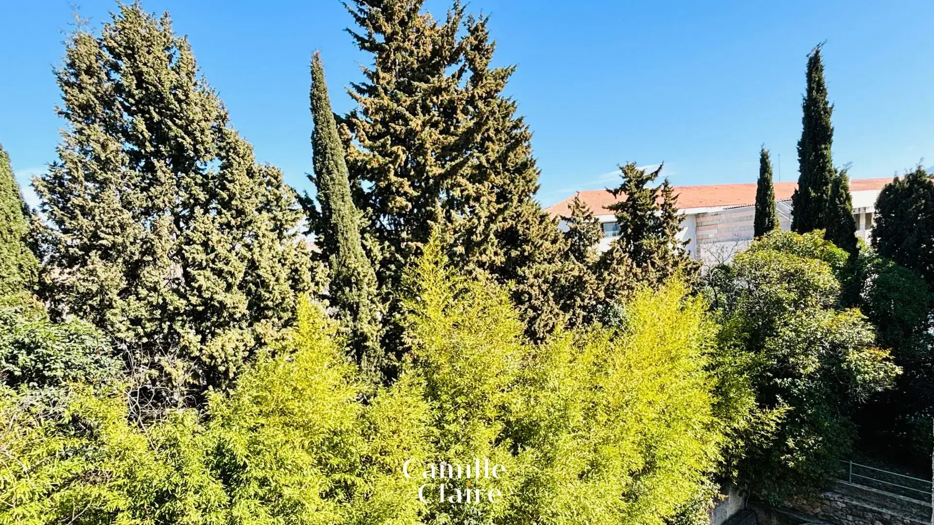 Studio à vendre avec vue dégagée dans le centre-ville d'Aix-en-Provence 