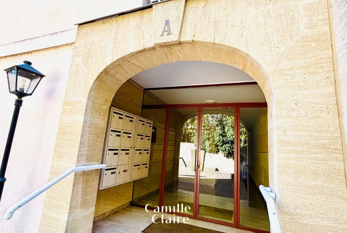 Studio à vendre avec vue dégagée dans le centre-ville d'Aix-en-Provence 
