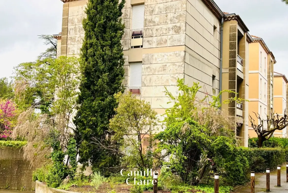 Studio à vendre avec vue dégagée dans le centre-ville d'Aix-en-Provence 