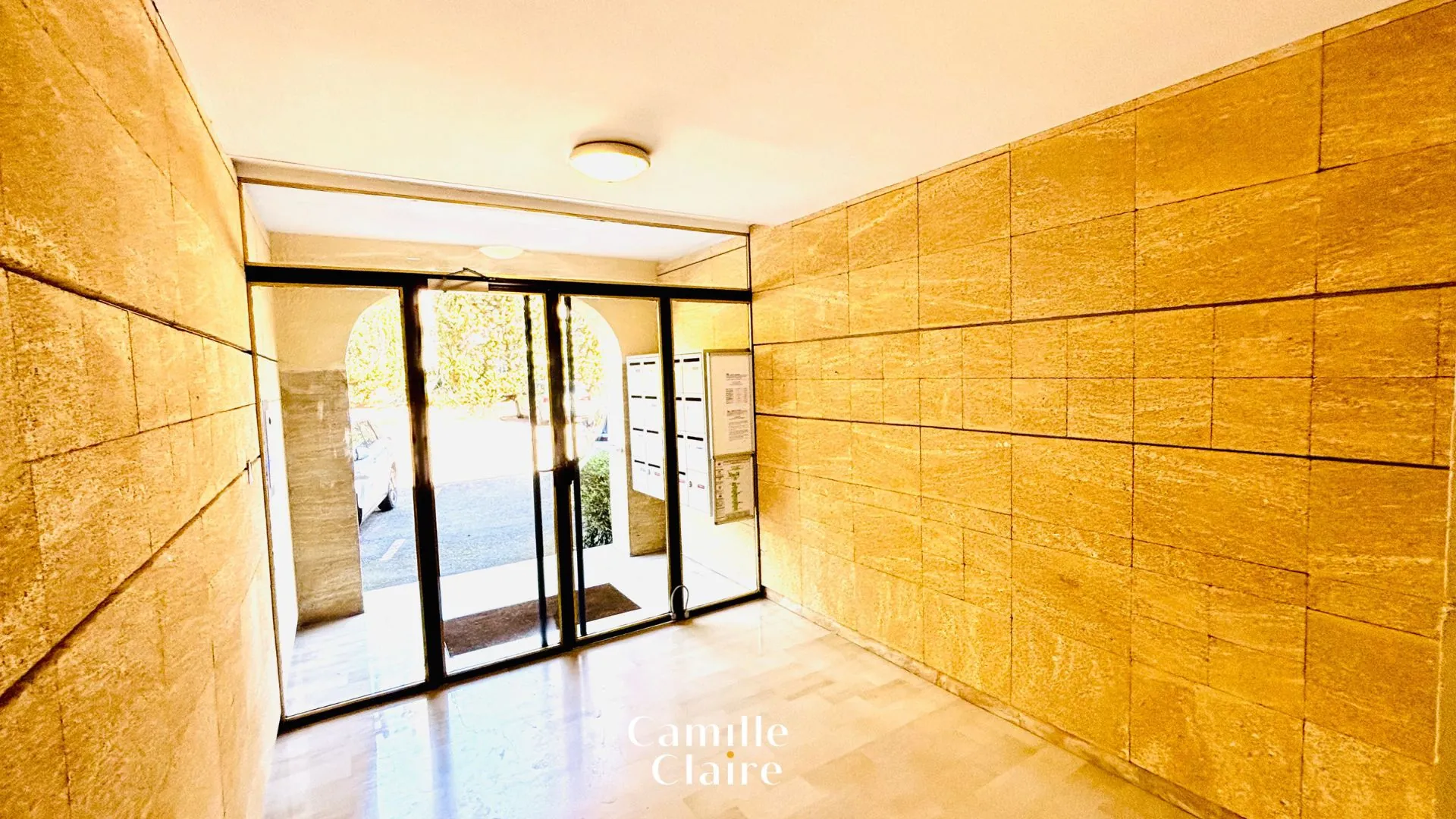 Studio à vendre avec vue dégagée dans le centre-ville d'Aix-en-Provence 
