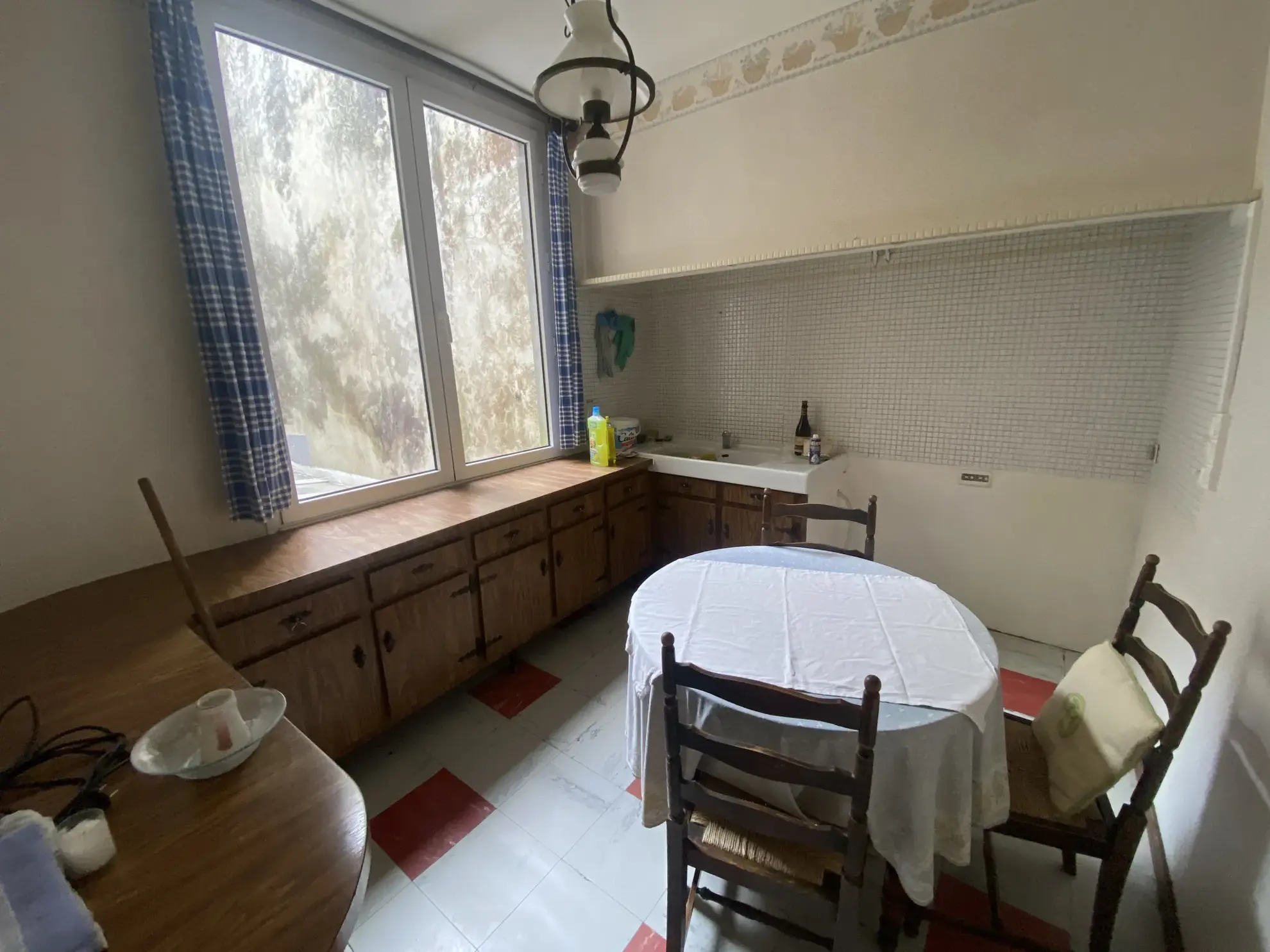Immeuble de ville de 250 m² avec terrasse et local commercial à La Réole 